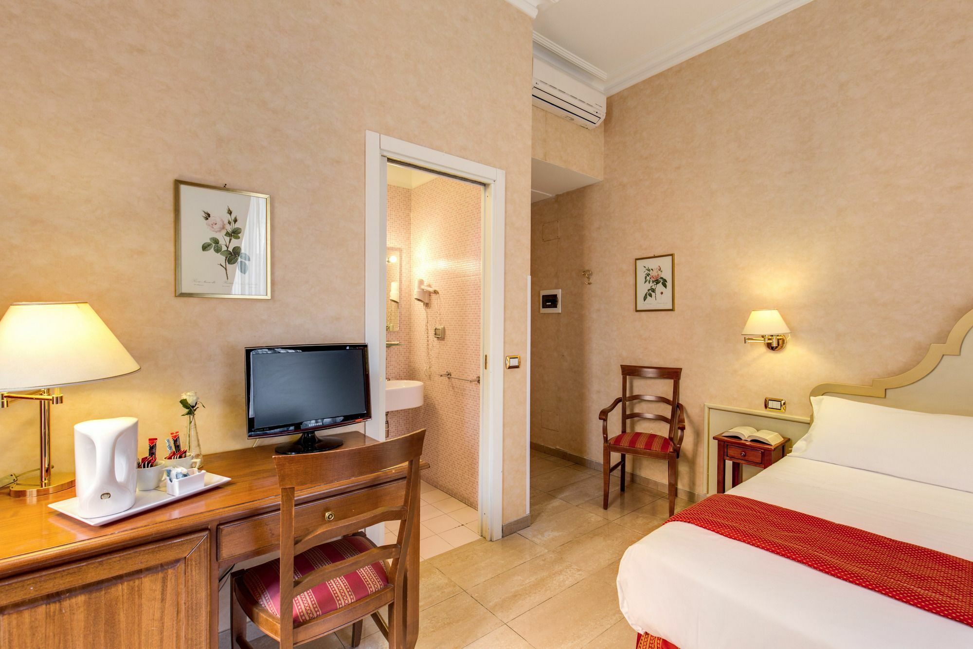 Wrh Suites Rome Exterior photo